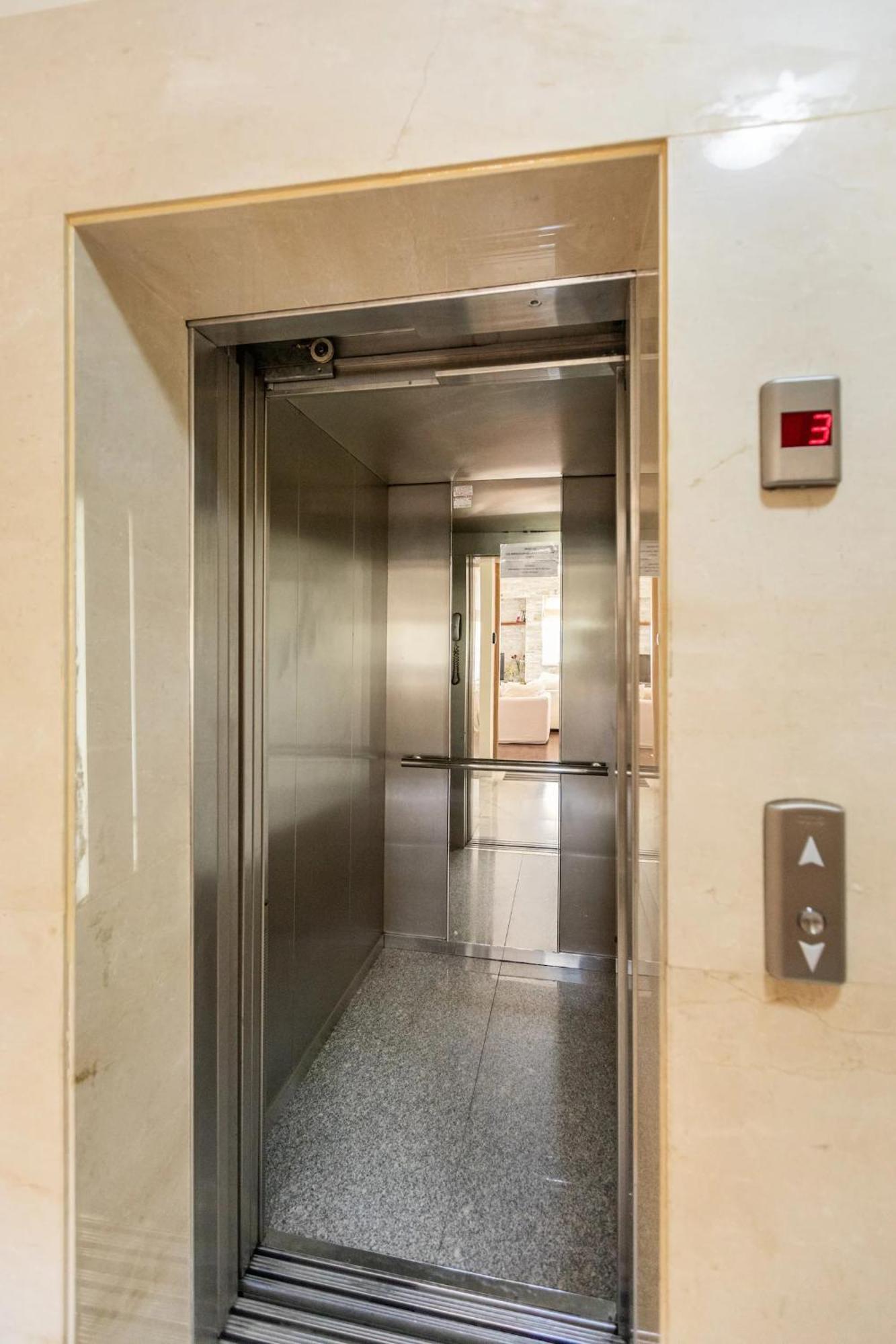 Warm Residence In The Heart Of The City Center - Balcony & View Nicosia Exterior photo