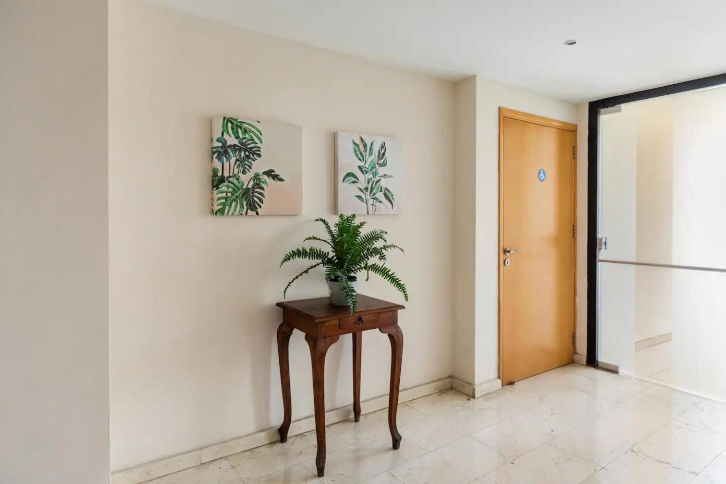 Warm Residence In The Heart Of The City Center - Balcony & View Nicosia Exterior photo